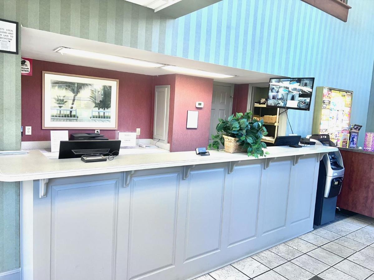 Ocean Crest Inn And Suites Myrtle Beach Exterior foto